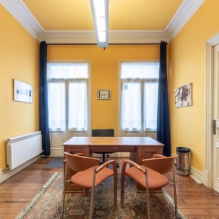 Arte Vi Apartment *